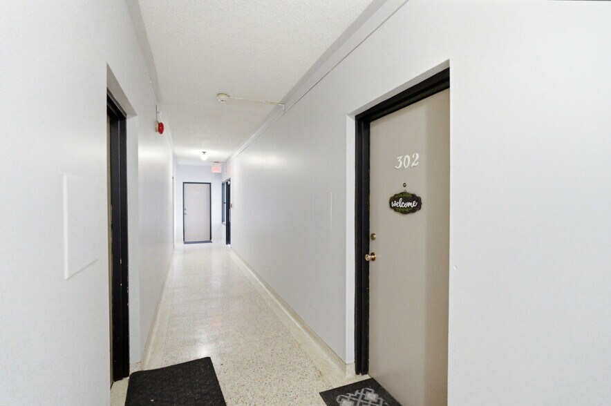 More Photos Of 102 Front St E, Whitby Apartments For Sale