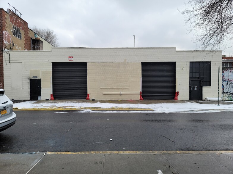 Primary Photo Of 272-280 Seigel St, Brooklyn Warehouse For Lease