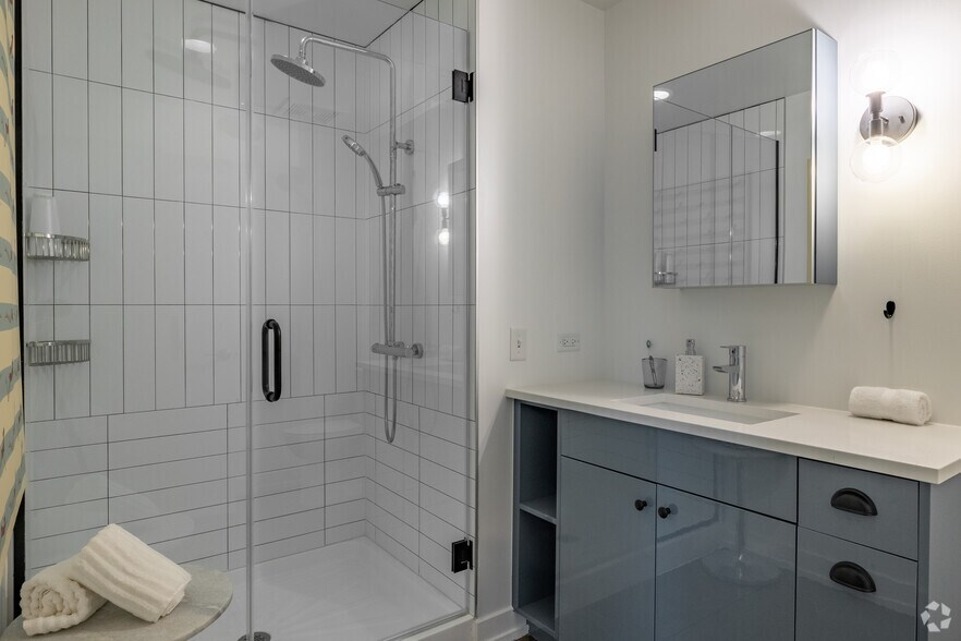 More Photos Of 5050 N Broadway St, Chicago Apartments For Lease