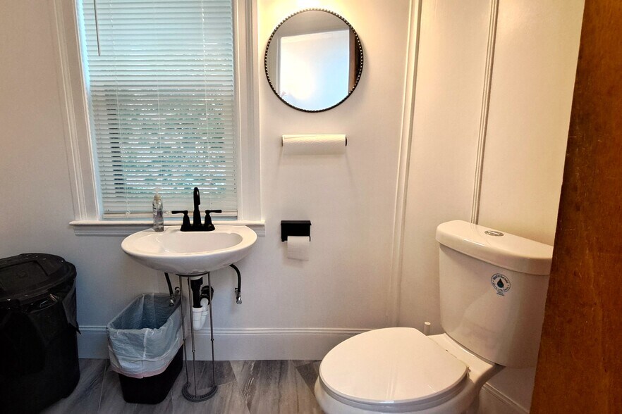 More Photos Of 5731 Mosholu Ave, Bronx Freestanding For Sale