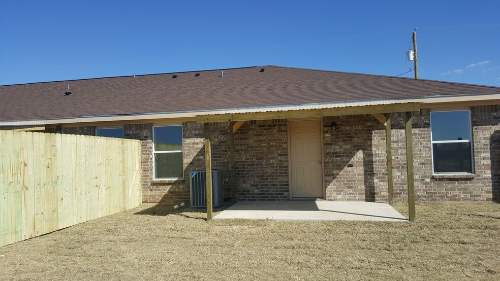 More Photos Of 14144 County Road 4115, Lindale Multifamily For Sale
