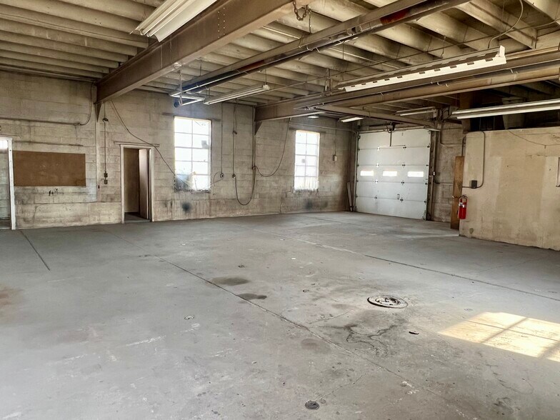 More Photos Of 524 Warren St, Thermopolis Industrial For Sale