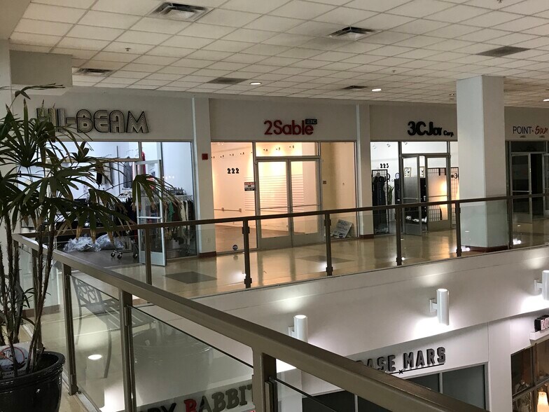 More Photos Of 1458 S San Pedro St, Los Angeles Freestanding For Sale