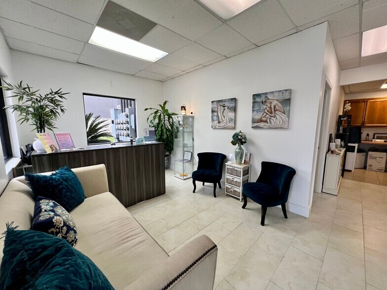 More Photos Of 20550 Townsen Blvd, Humble Office For Sale
