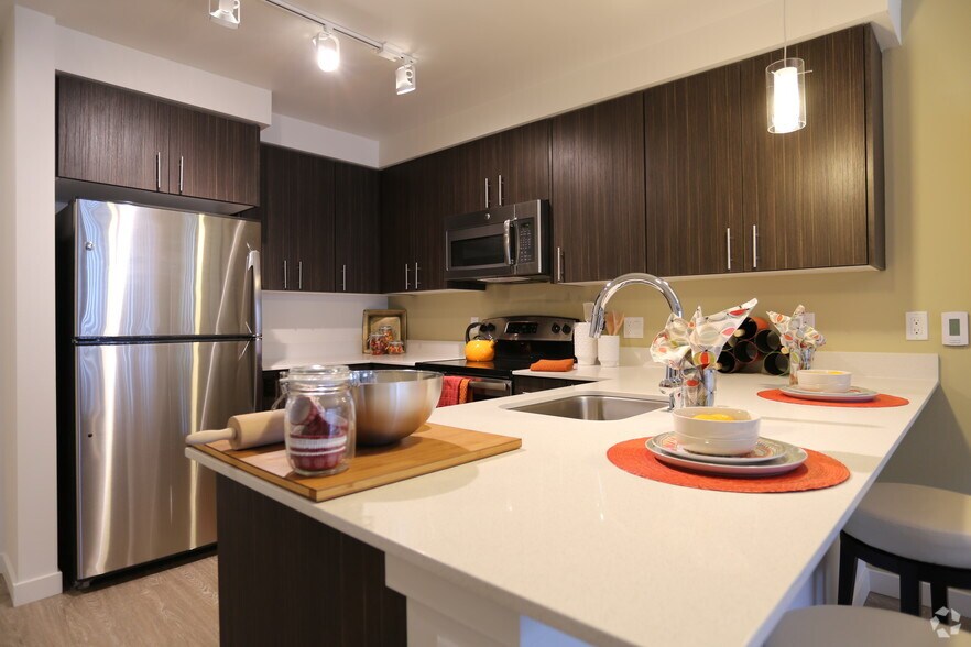 More Photos Of 324 Central Way, Kirkland Apartments For Lease