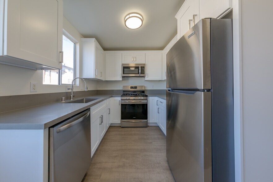More Photos Of 628 W California Ave, Vista Apartments For Sale