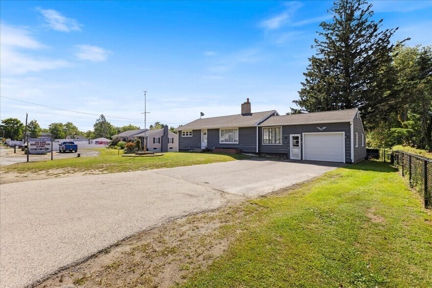 More Photos Of 57 Elm St, Salisbury Industrial For Sale