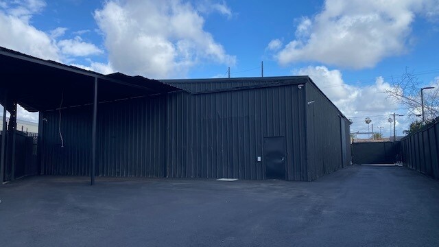 More Photos Of 5957 S St Andrews Pl, Los Angeles Warehouse For Sale