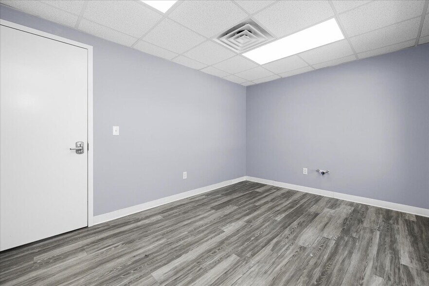 More Photos Of 2001 Route 17M, Goshen Medical For Lease