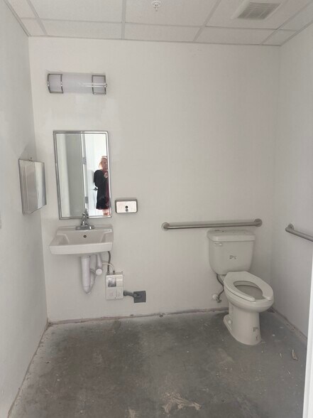 More Photos Of 8156 Alico Rd, Fort Myers Freestanding For Lease