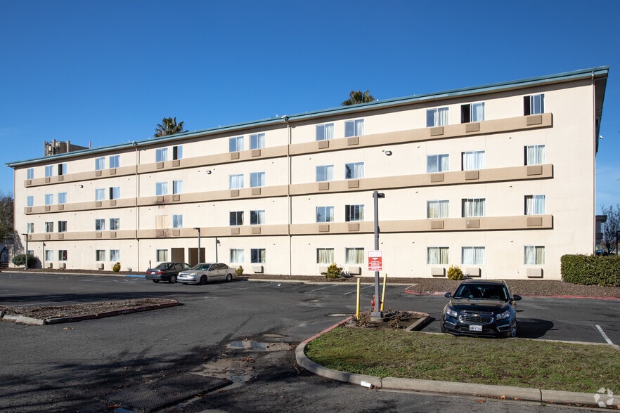 More Photos Of 3240 Mather Field Rd, Rancho Cordova Hotel For Sale