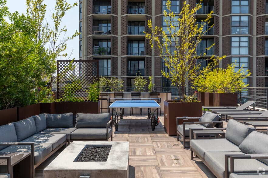 More Photos Of 18 High St, New Haven Apartments For Lease