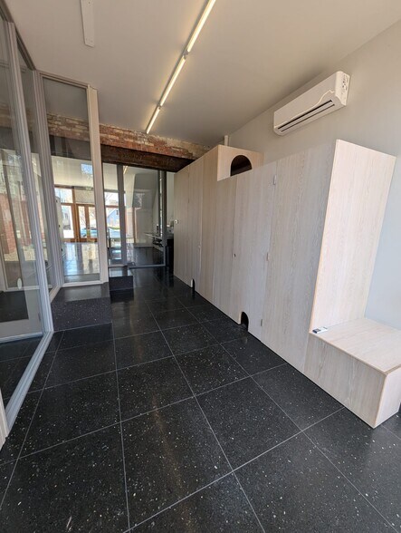 More Photos Of 577 Niagara St, Buffalo Storefront Retail Office For Lease
