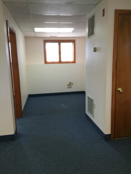 More Photos Of 1345 Jefferson Blvd, Warwick Office For Lease