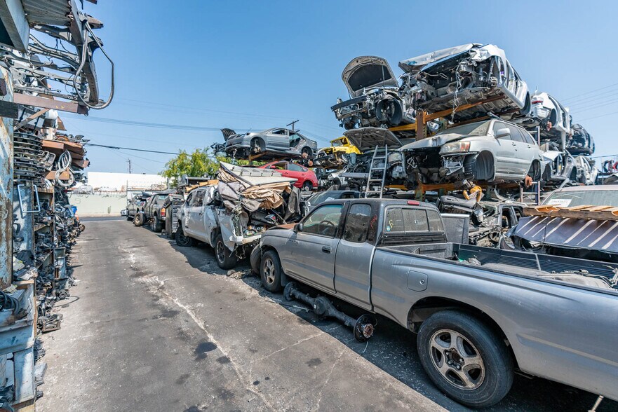 More Photos Of 11540 Hart St, North Hollywood Warehouse For Sale