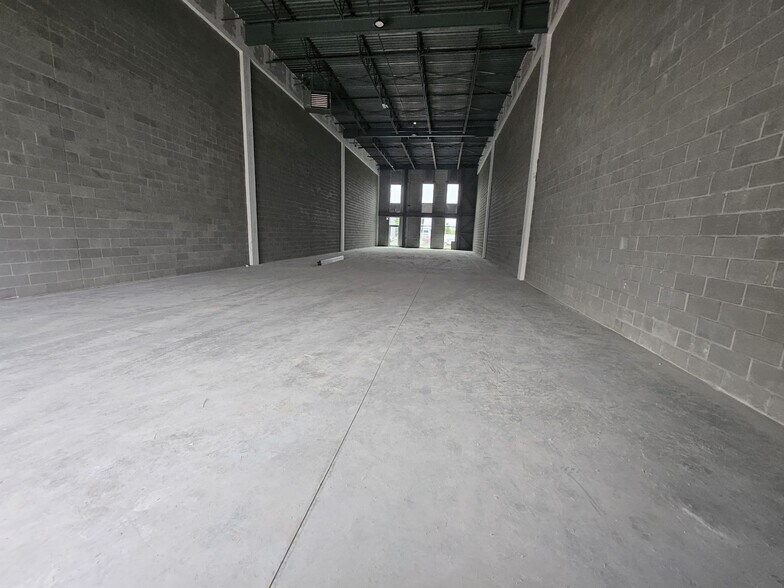 More Photos Of 125 Goddard Cres, Cambridge Warehouse For Sale