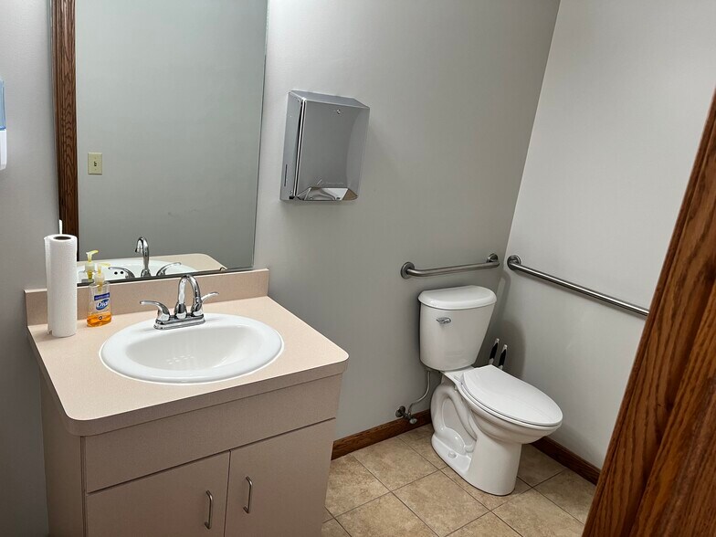 More Photos Of 365 Riffel Rd, Wooster Office For Lease