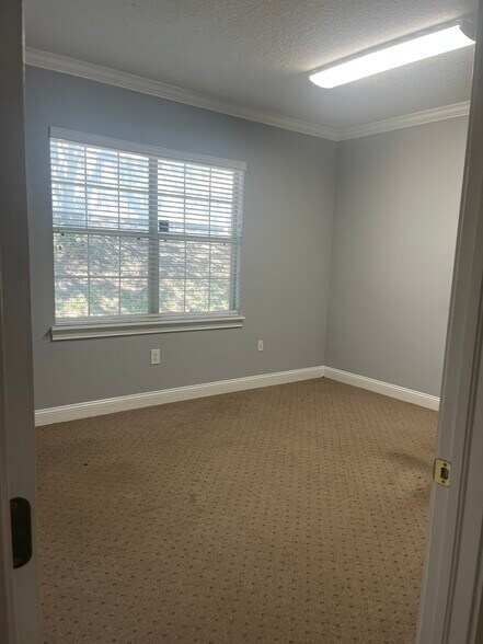 More Photos Of 7855 Argyle Forest Blvd, Jacksonville Office For Sale