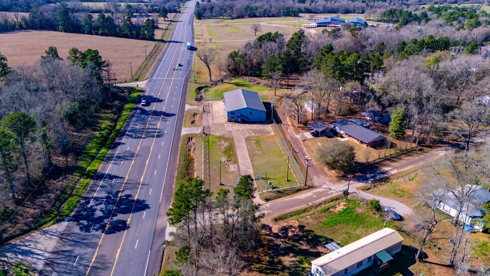 More Photos Of 8424 N HWY 69, Pollok Flex For Sale