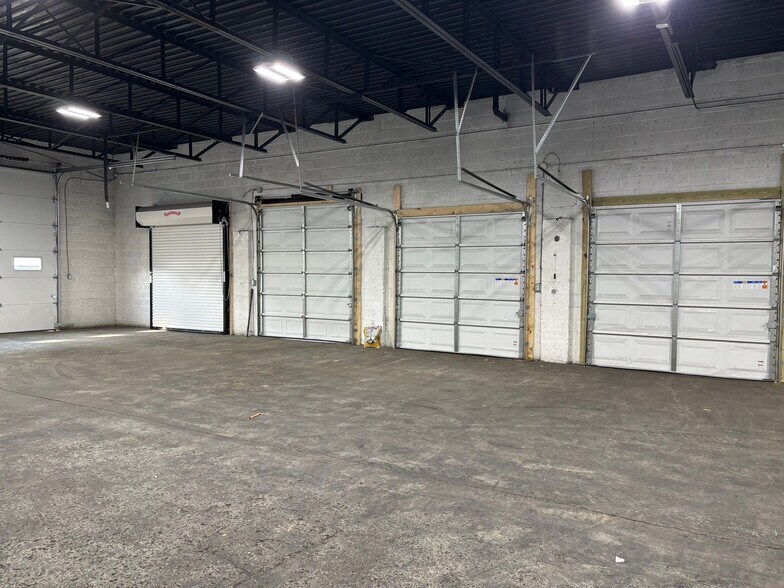 More Photos Of 105 Meade Rd, Syracuse Truck Terminal For Lease