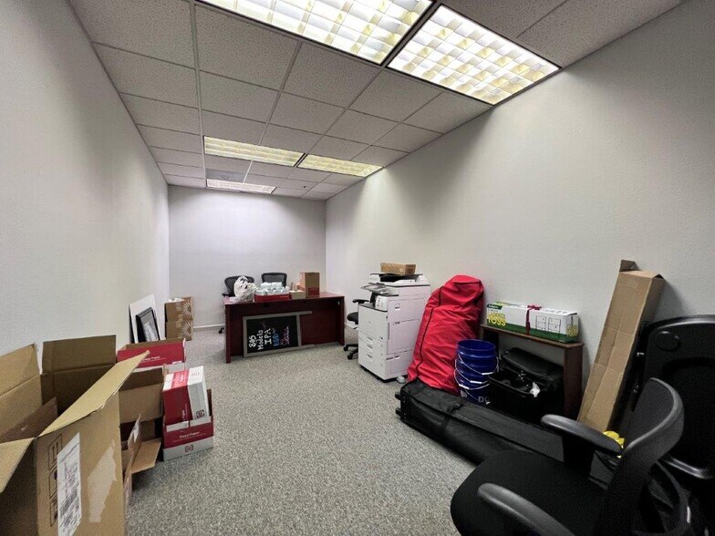 More Photos Of 415 Knollcrest Dr, Redding Office For Sale