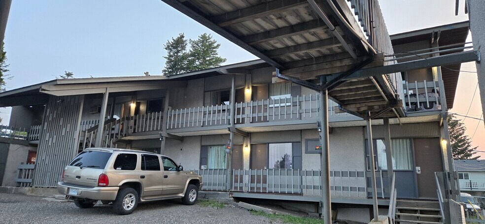More Photos Of 27 Seventh Ave S, Williams Lake Hotel For Sale