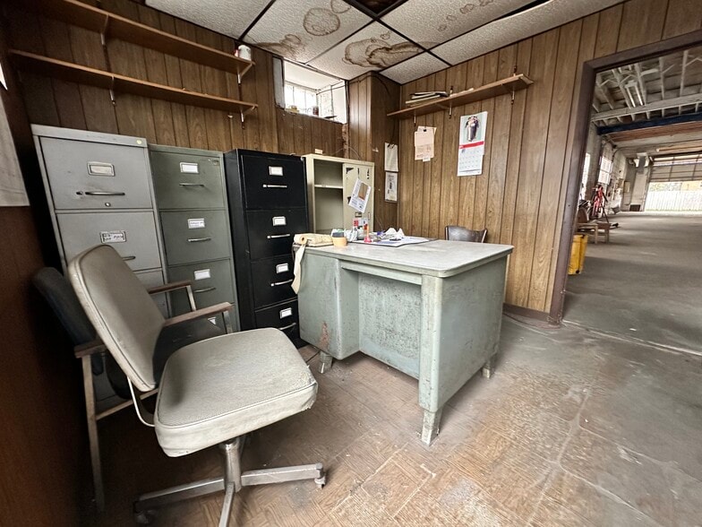 More Photos Of 1744 Indianapolis Blvd, Whiting Manufacturing For Sale