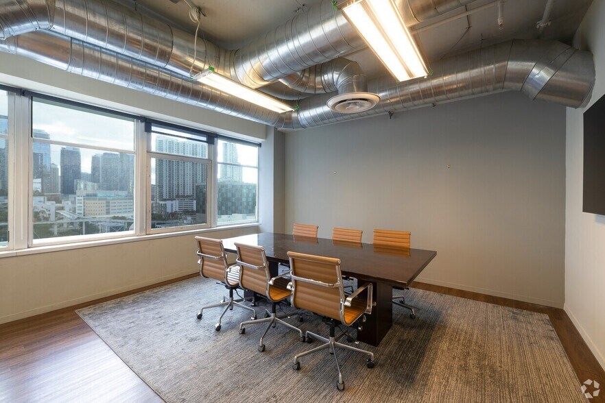 More Photos Of 14 NE 1st Ave, Miami Office For Lease