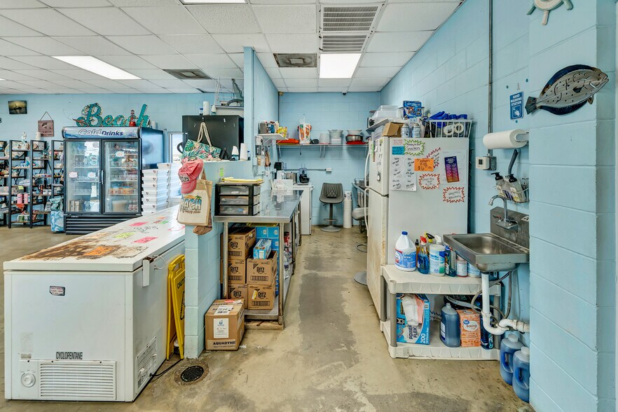 More Photos Of 2241 State Highway 35 N, Port Lavaca Storefront For Sale