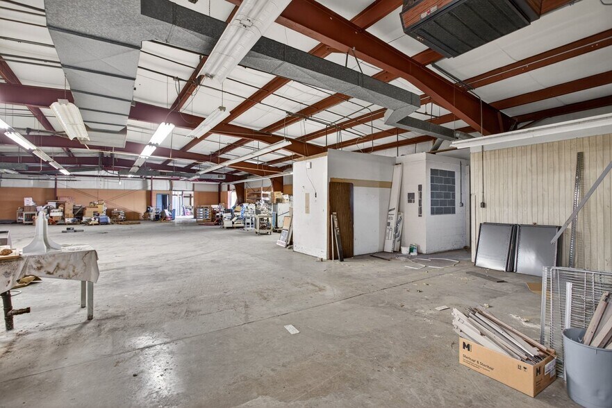 More Photos Of 52 Mid Valley Ln, Verona Warehouse For Sale