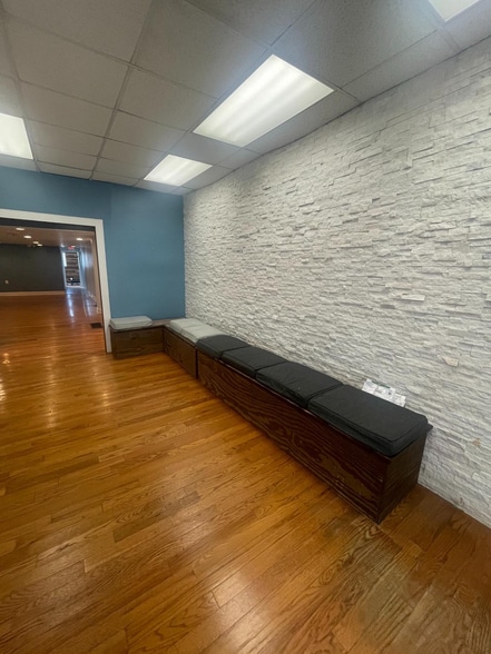 More Photos Of 107 N 6th St, Camden Office Residential For Sale