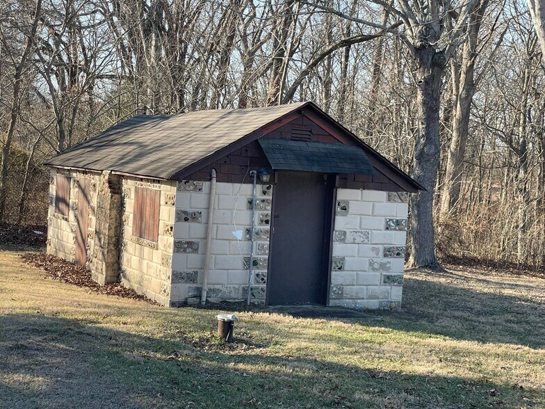 More Photos Of 2902 Clay St, De Soto Manufactured Housing Mobile Home Park For Sale