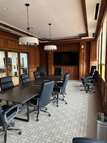 More Photos Of 16740 Birkdale Commons Pky, Huntersville Office Residential For Lease