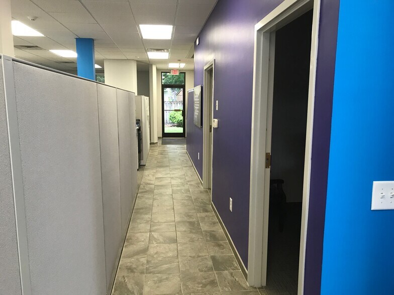 More Photos Of 905 Conference Dr, Greenville Office For Lease