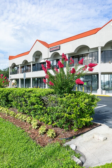 More Photos Of 2956-2960 Vineland Rd, Kissimmee Storefront Retail Office For Lease