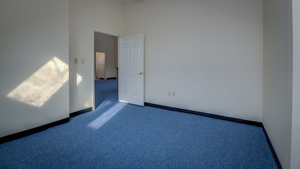 More Photos Of 8361-8379 Cherry Ln, Laurel Medical For Sale