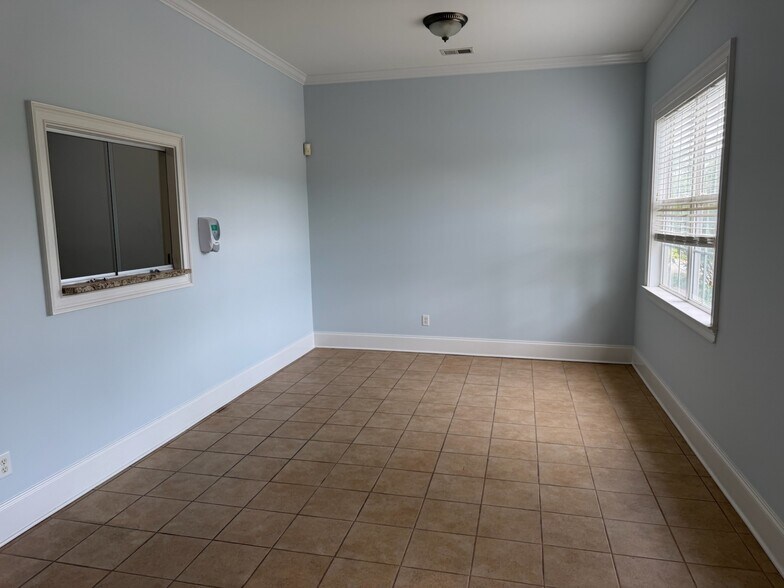More Photos Of 20 Townlee Ln, Lugoff Office For Lease