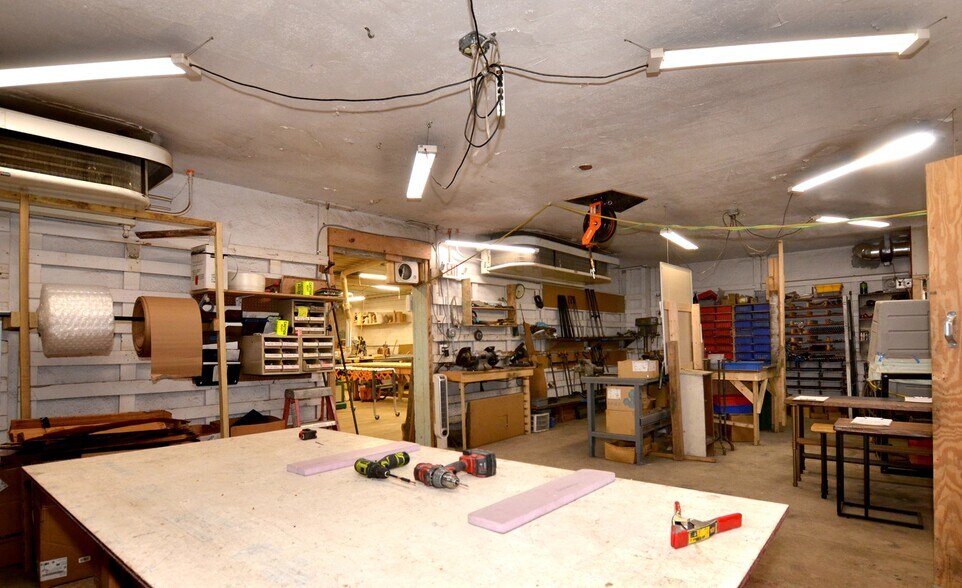 More Photos Of 514 Railroad Ave, Viroqua Manufacturing For Sale