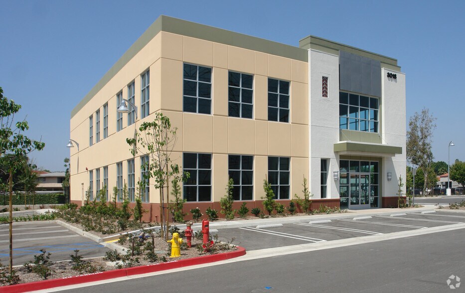 More Photos Of 3018 E Colorado Blvd, Pasadena Medical For Lease