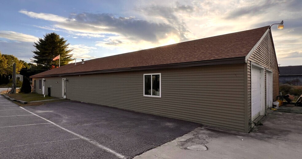 More Photos Of 23 Roosevelt Trl, Casco Freestanding For Sale