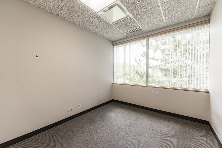 More Photos Of 290 Springfield Dr, Bloomingdale Medical For Lease