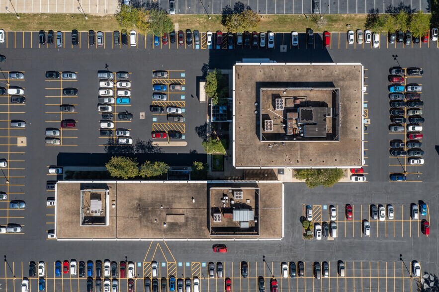 More Photos Of 3609-3619 Park East Dr, Beachwood Unknown For Lease