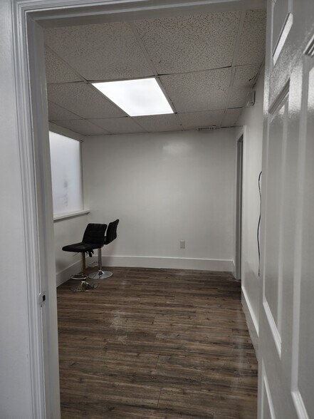 More Photos Of 43 Mays Landing Rd, Somers Point Storefront Retail Office For Lease