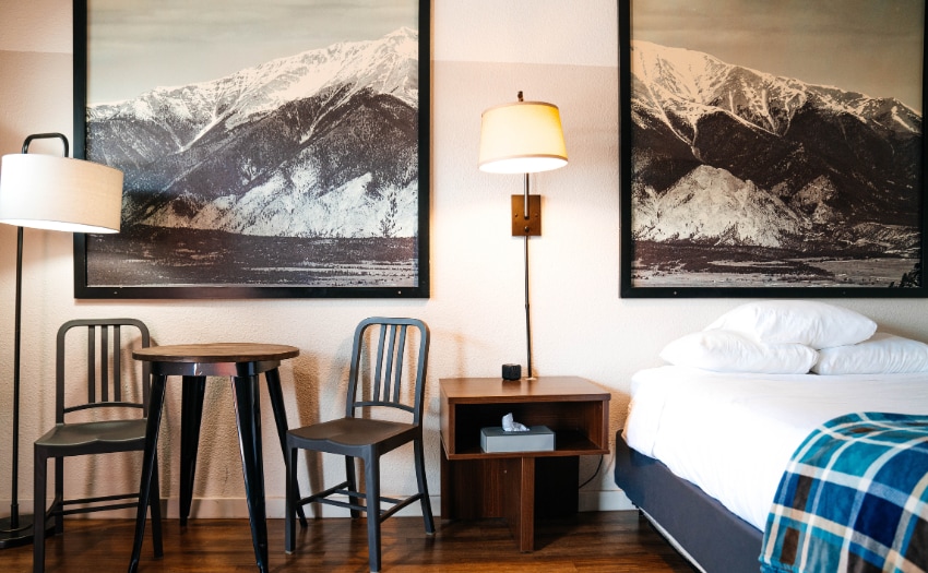 More Photos Of 525 W Rainbow Blvd, Salida Hotel For Sale