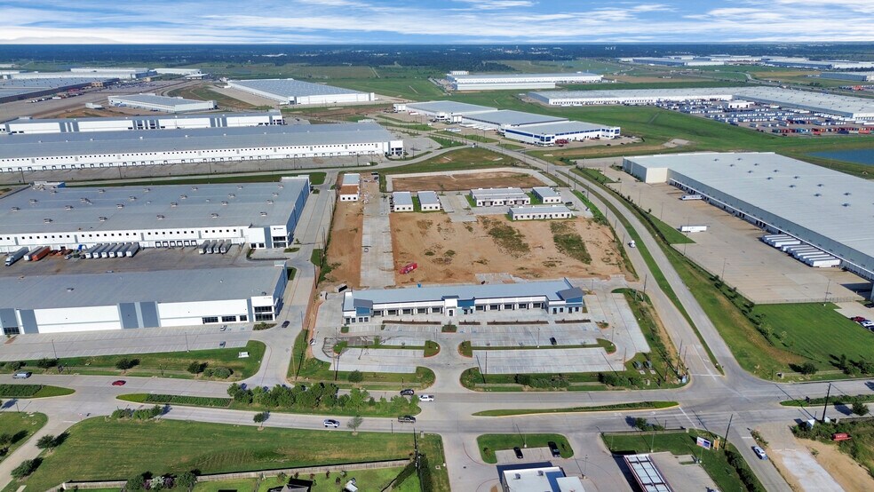 More Photos Of 30625 Kingsland Blvd, Brookshire Storefront For Lease