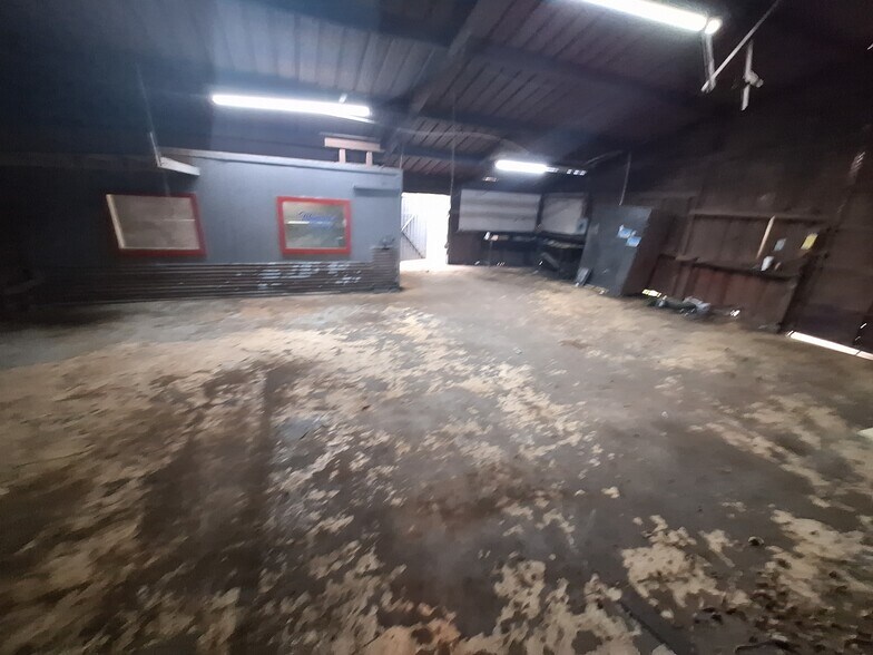 More Photos Of 2000 S Sam Houston Pky W, Houston Warehouse For Lease