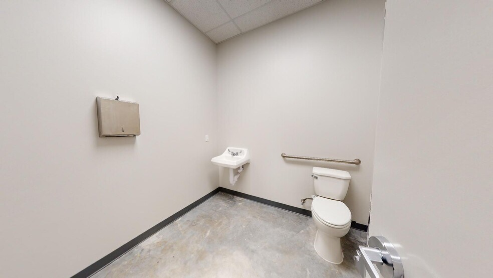 More Photos Of 1501 Leander Dr, Leander Warehouse For Lease