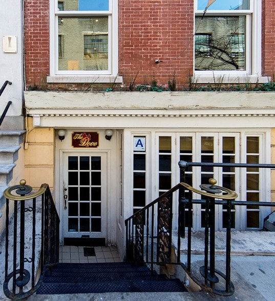 More Photos Of 228 Thompson St, New York Apartments For Lease