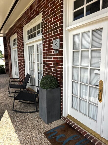 More Photos Of 1458 Campbell Rd, Houston Coworking Space