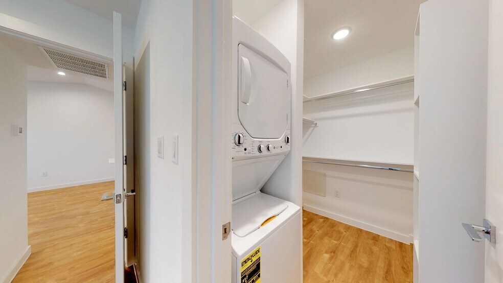 More Photos Of 3901 N Hall St, Dallas Apartments For Sale